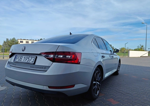 Skoda Superb cena 72500 przebieg: 216700, rok produkcji 2018 z Jaraczewo małe 37